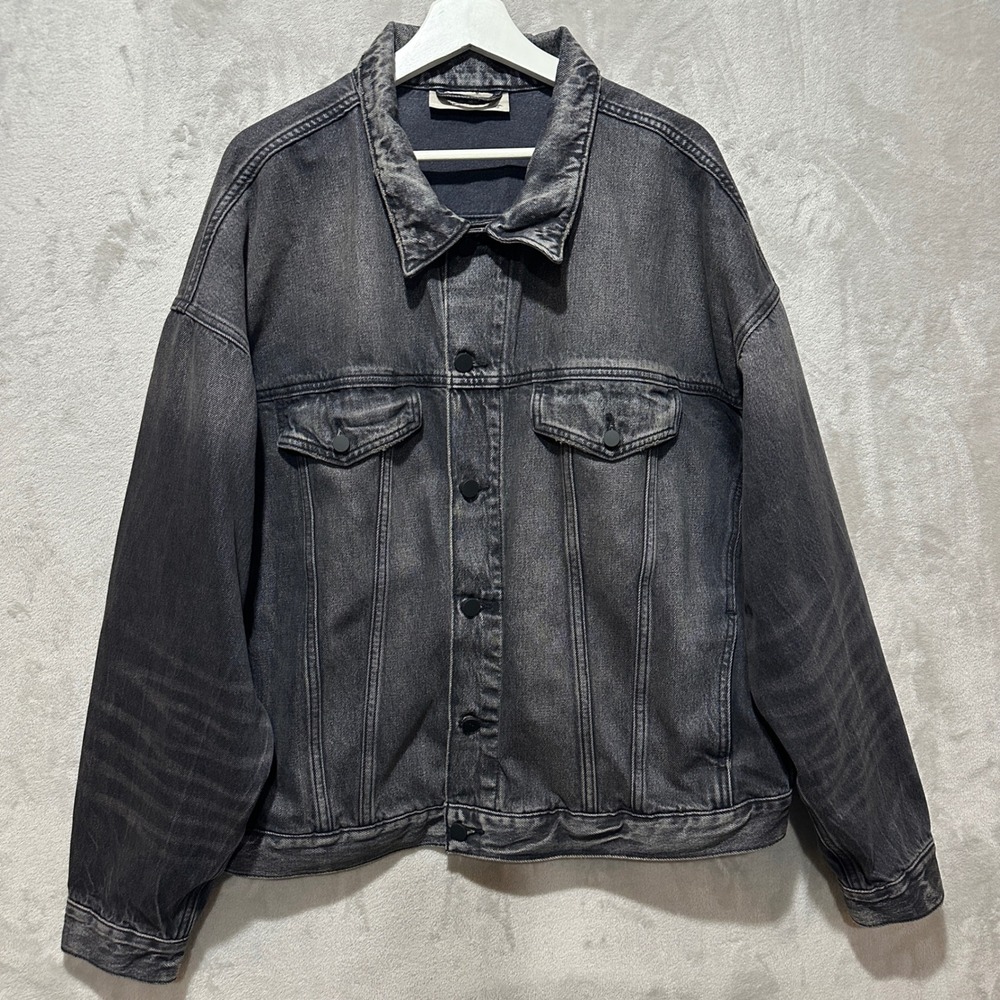 Fear of God Essentials Denim Trucker Jacket Black Wash Mens Size M Distressed